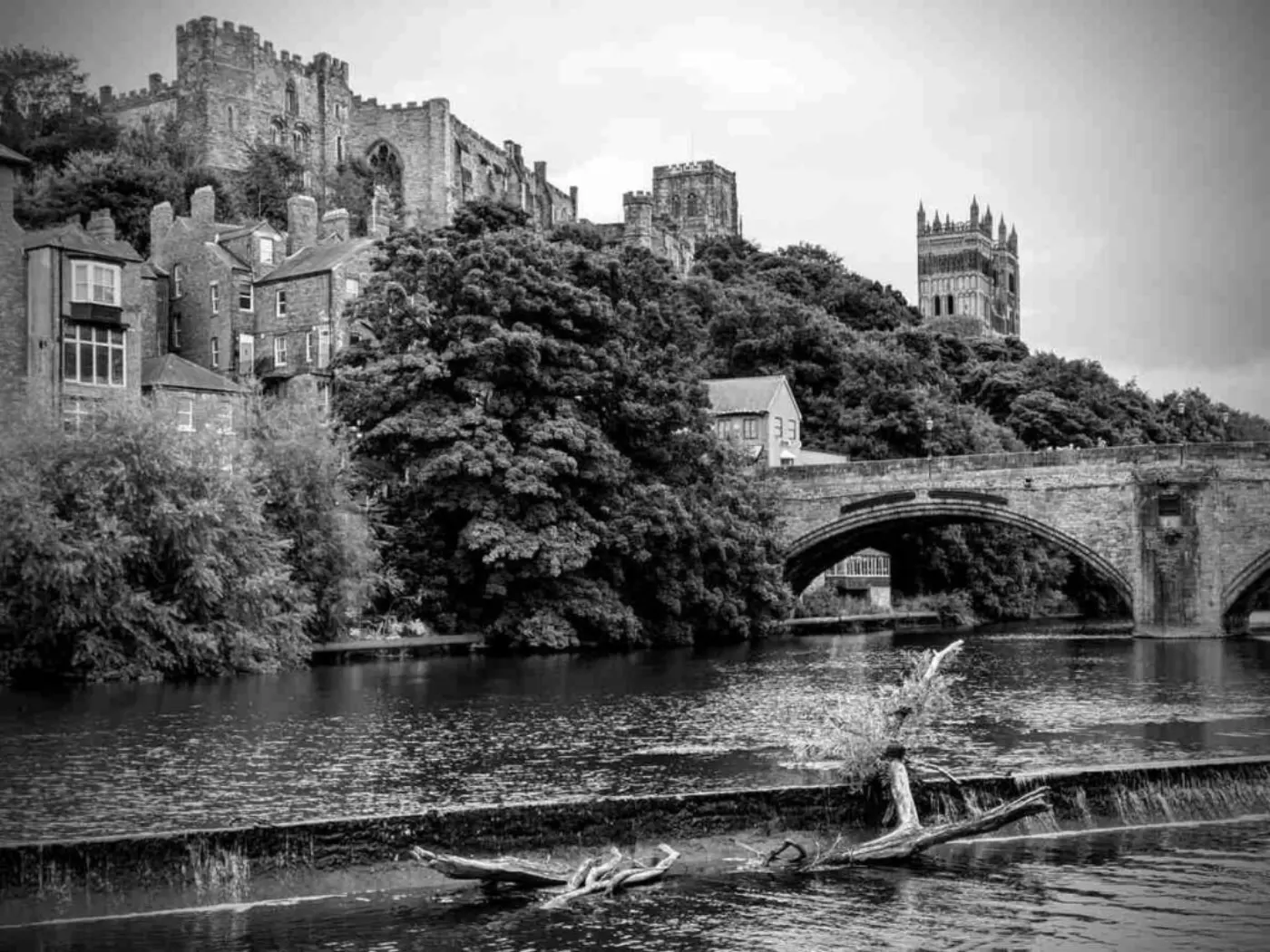 Black and white photo of Durham cathedral